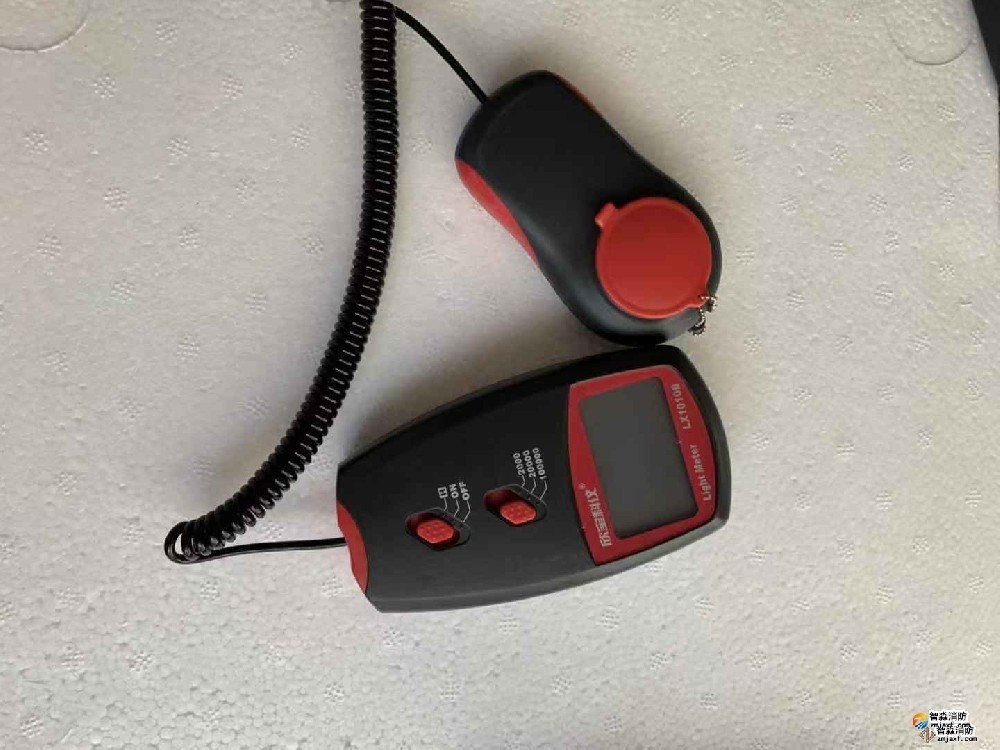 數(shù)字照度計(jì)量程不小于2000lx；精度：±5％